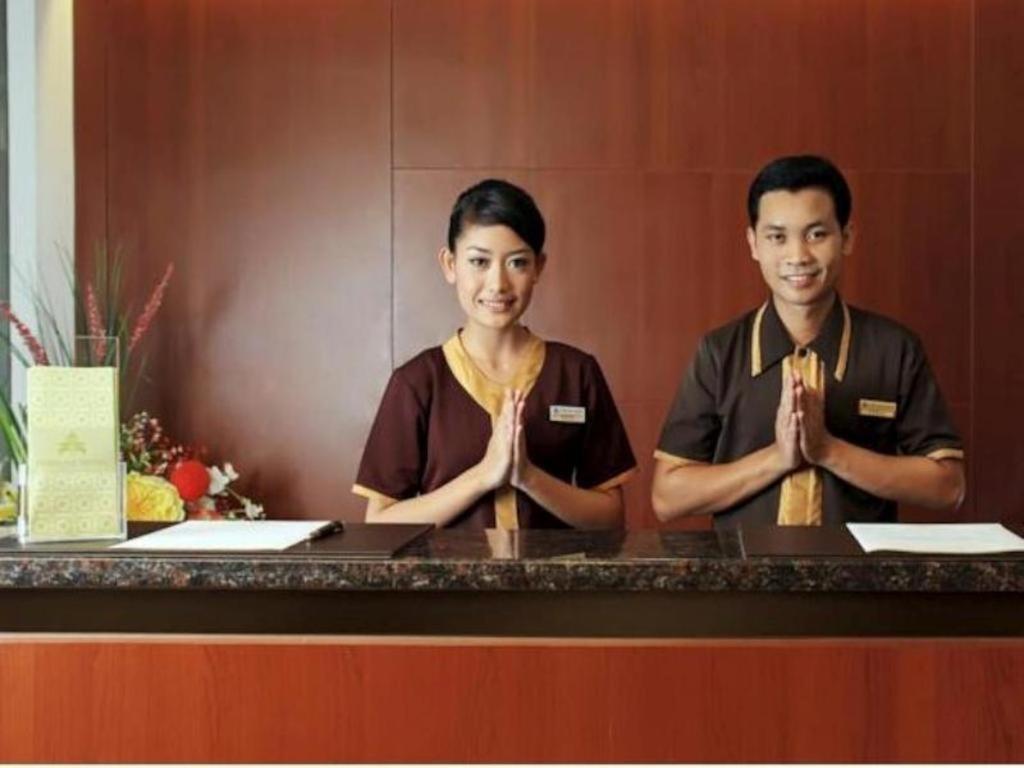 Maesa Hotel Ponorogo Exterior photo