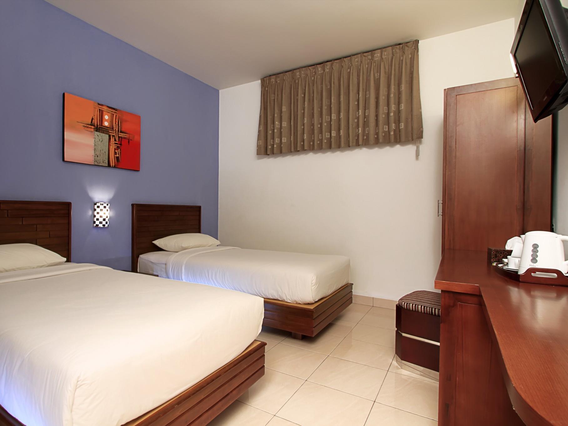 Maesa Hotel Ponorogo Exterior photo